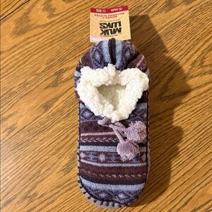 Muk Luks Knit Slipper Socks in Purple and Brown